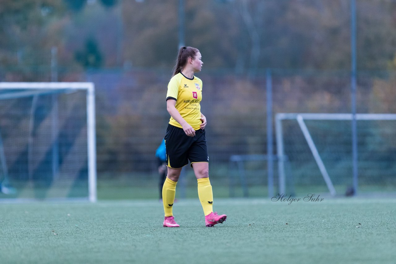 Bild 346 - F SSC Hagen Ahrensburg - SV Frisia 03 Risum-Lindholm : Ergebnis: 2:0